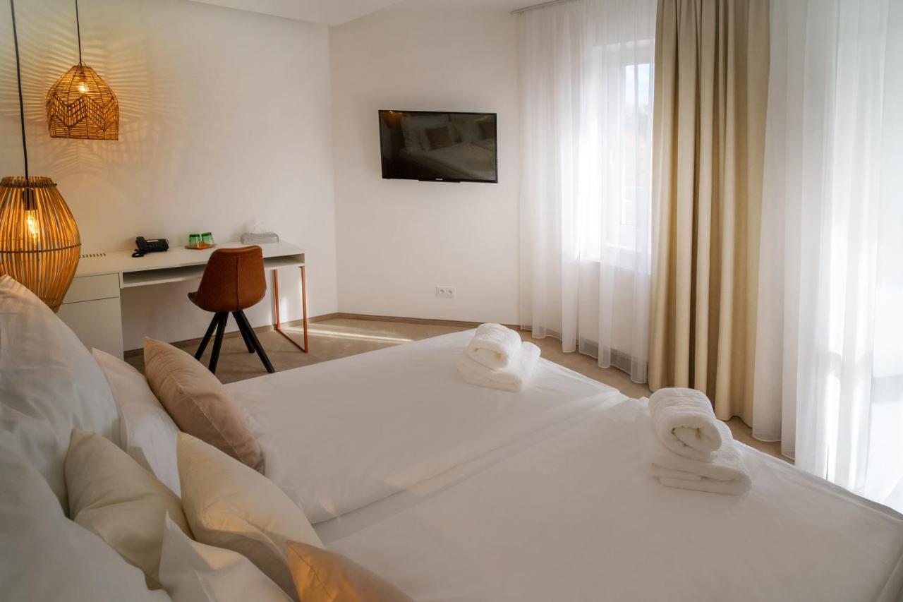 Hotel U Kaplicky Pisek  Ngoại thất bức ảnh