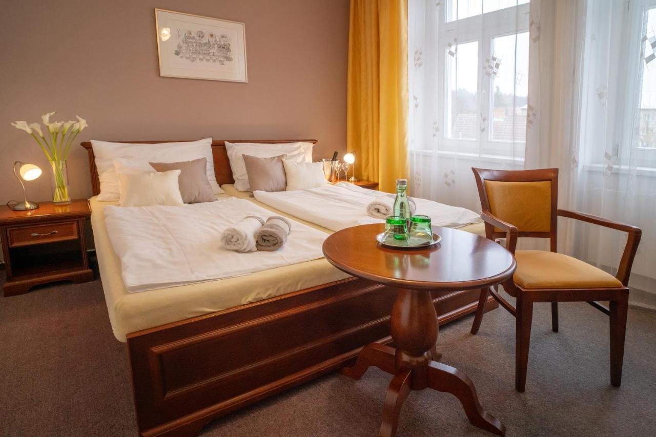 Hotel U Kaplicky Pisek  Ngoại thất bức ảnh