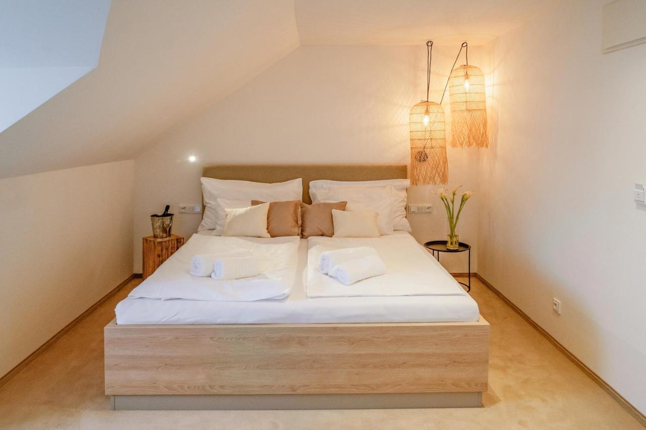 Hotel U Kaplicky Pisek  Ngoại thất bức ảnh