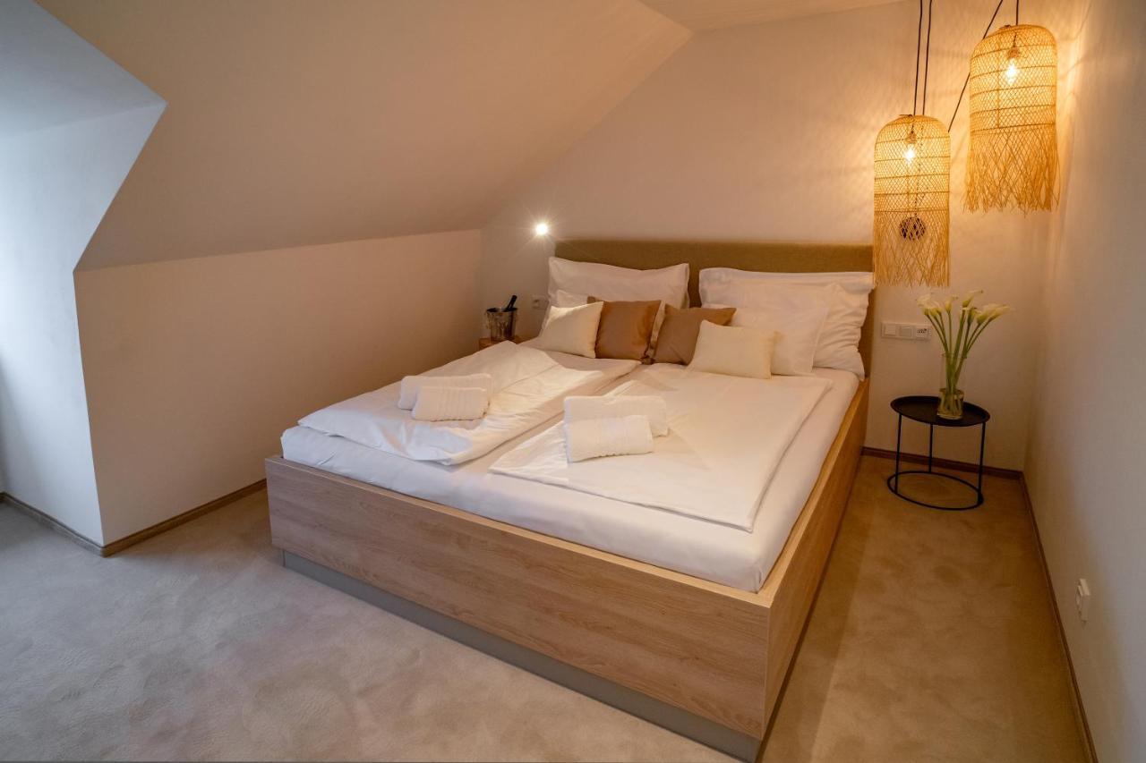 Hotel U Kaplicky Pisek  Ngoại thất bức ảnh