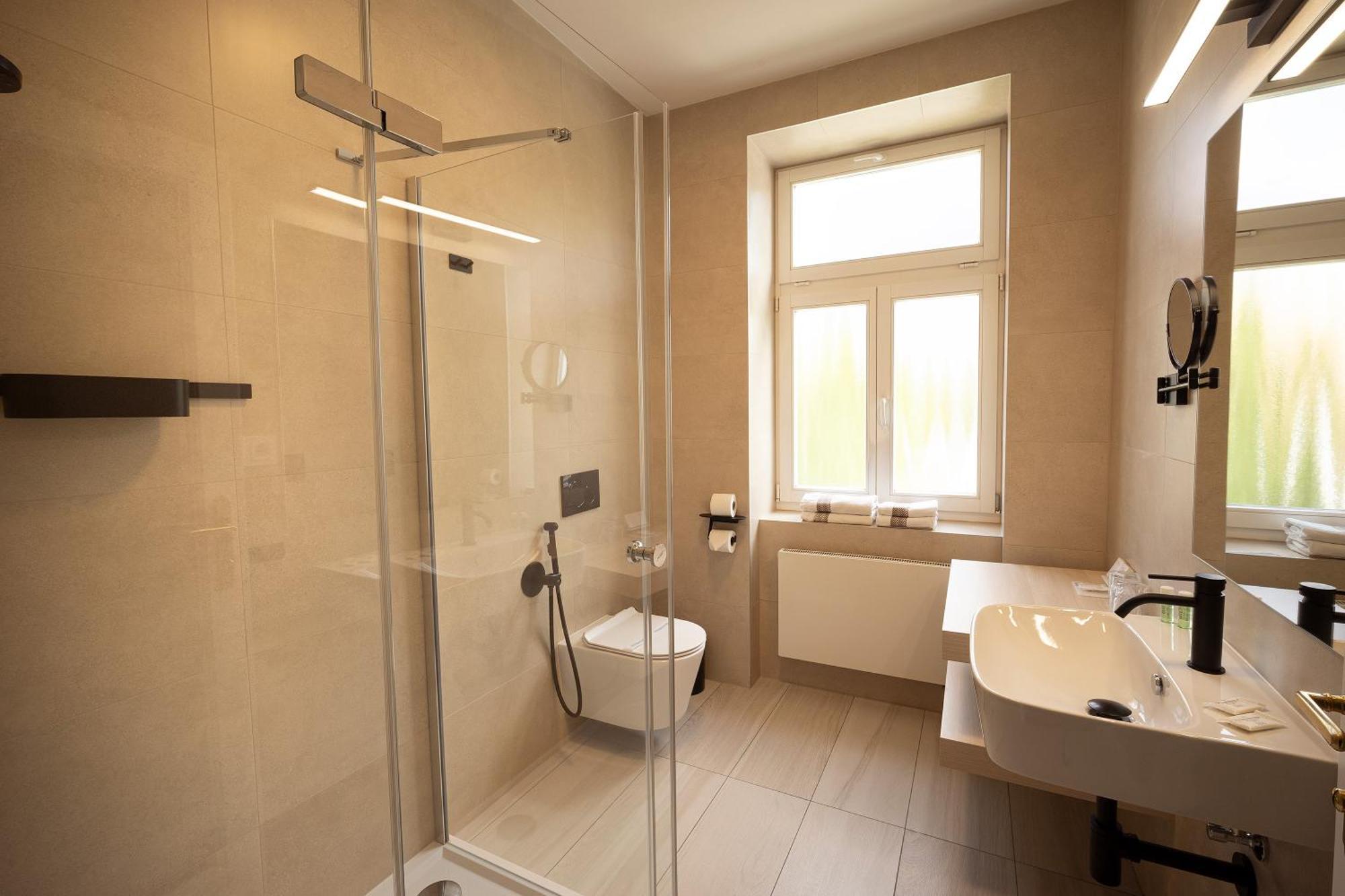 Hotel U Kaplicky Pisek  Ngoại thất bức ảnh
